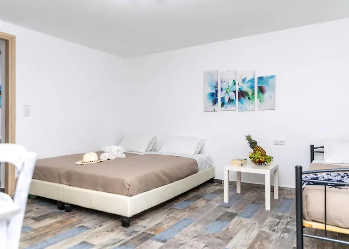 Luxury Naxos Superior With Balcony Steps Away From * Naxos City