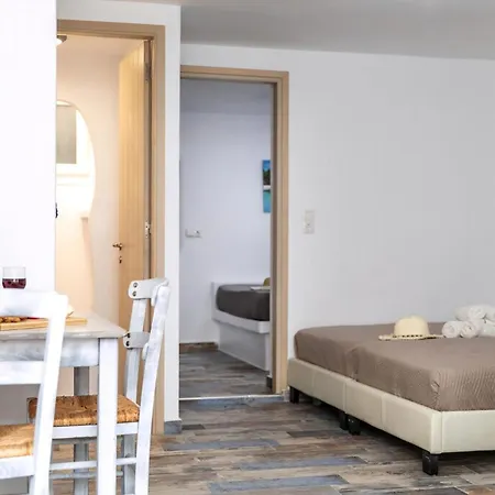 Luxury Naxos Superior With Balcony Steps Away From Апартаменты