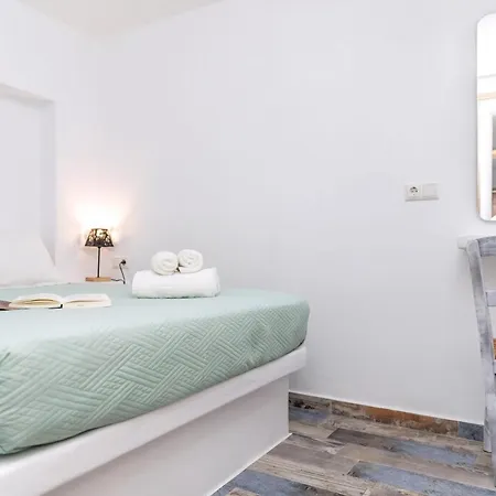 Luxury Naxos Superior With Balcony Steps Away From