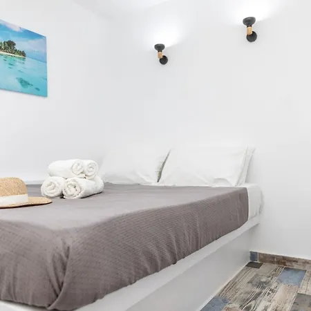 Luxury Naxos Superior With Balcony Steps Away From Naxos City