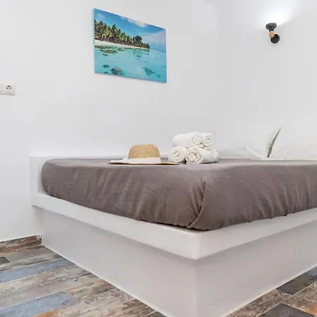 Apartman Luxury Naxos Superior With Balcony Steps Away From