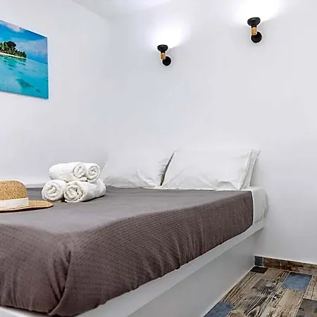Luxury Naxos Superior With Balcony Steps Away From Apartman