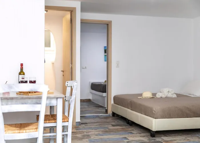 Luxury Naxos Superior With Balcony Steps Away From Appartamento